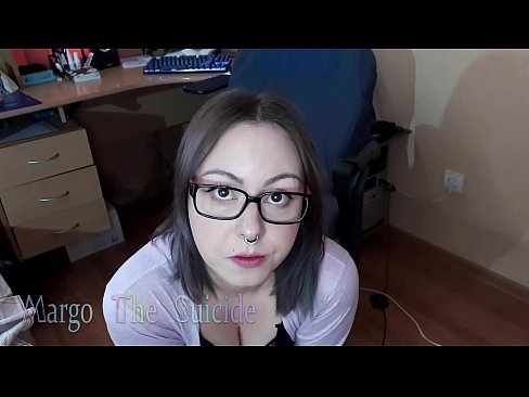 ❤️ Neska sexy betaurrekoekin dildoa zurrupatzen du kameraren aurrean ☑ Porno %eu.sexvideosex.topan