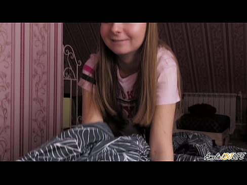 ❤️ Blondie-k bere BFF-ren sakon zurrupatzen du eta esperma jasotzen du ahoan ☑ Porno %eu.sexvideosex.topan